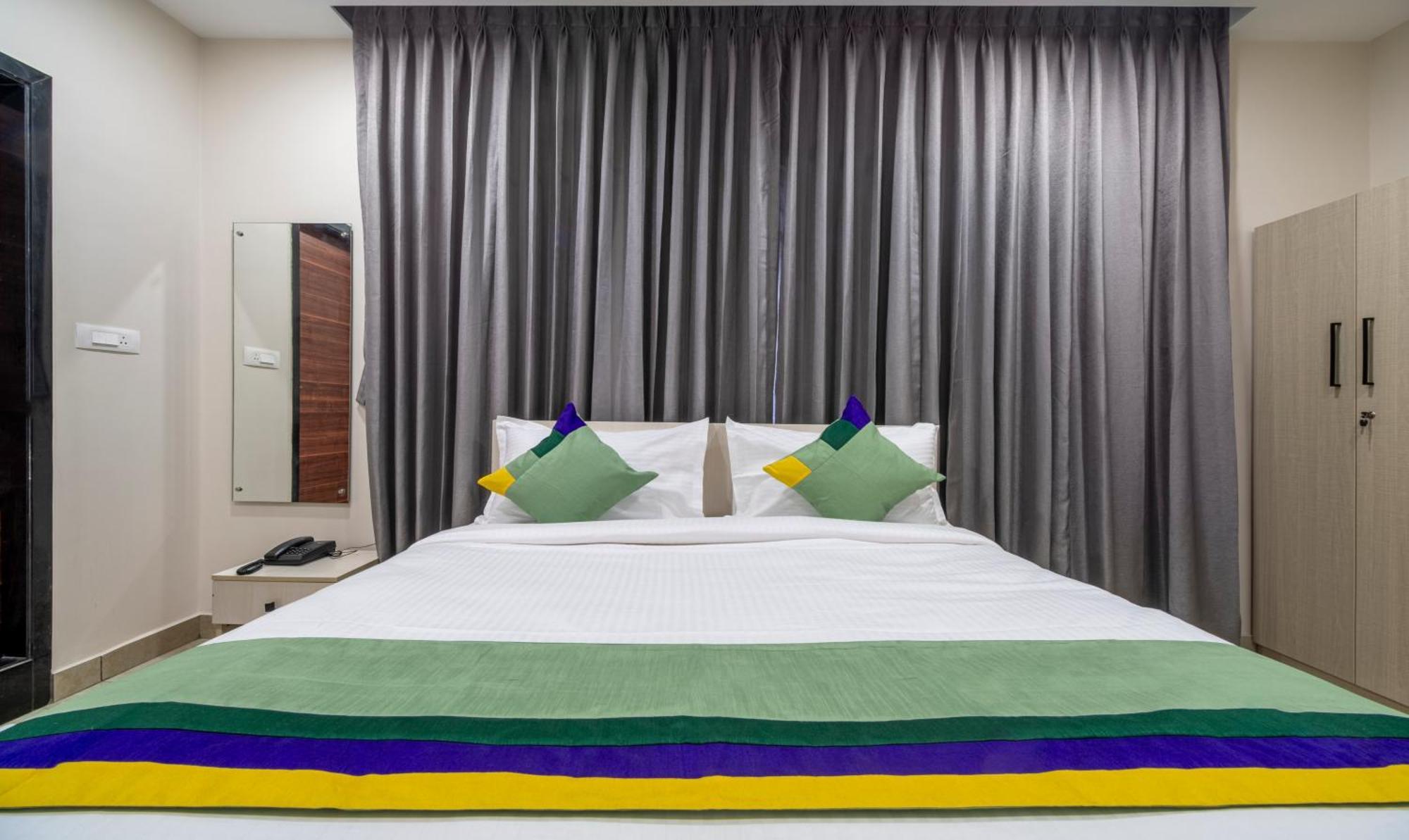 Hotel Treebo Sea Heights Kākināda Esterno foto